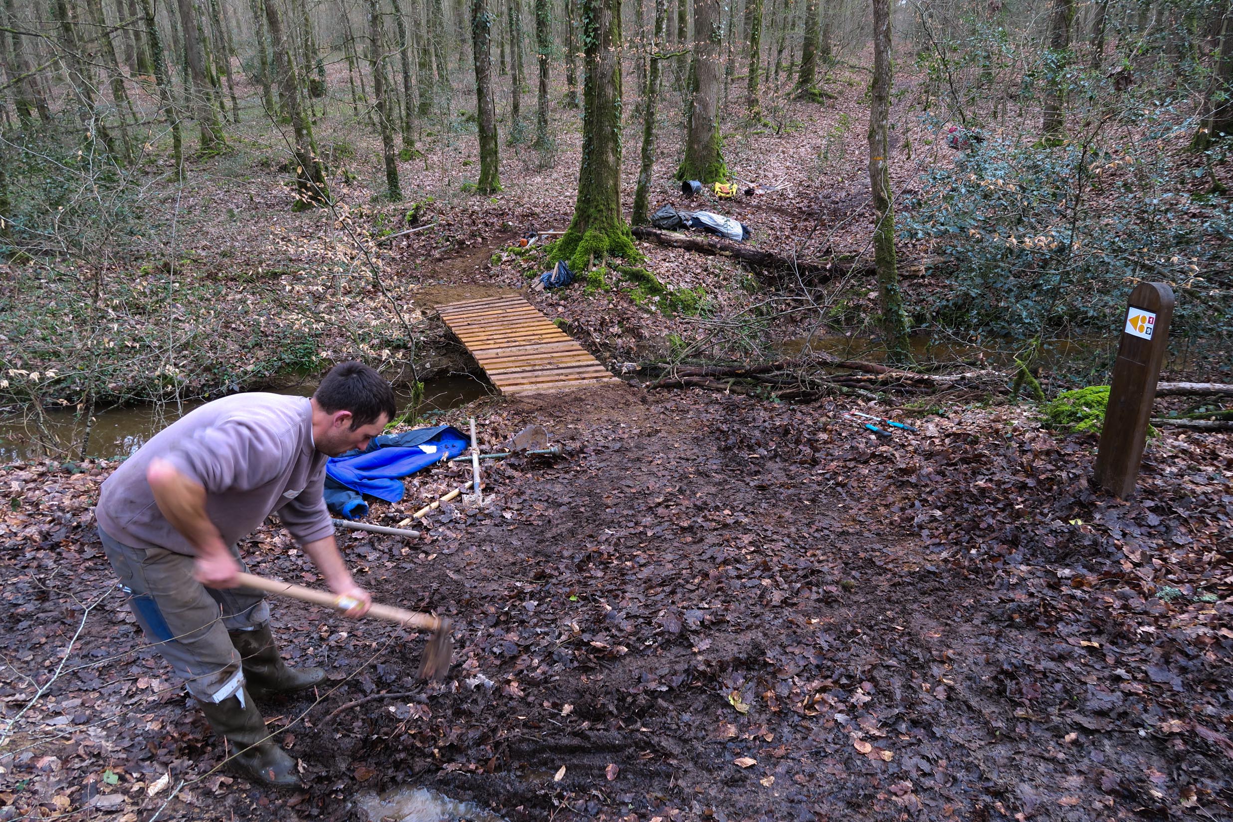 2018-03-10 Fabrication passerelle forêt Rennes-12